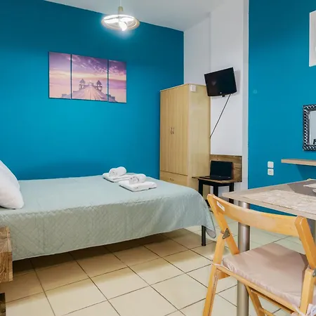 Coastal In Anissaras Apartman *