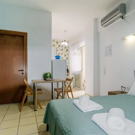 Coastal In Anissaras Apartment